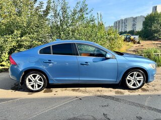 2014 Volvo S60 II Рестайлинг, голубой, 1490000 рублей, вид 4