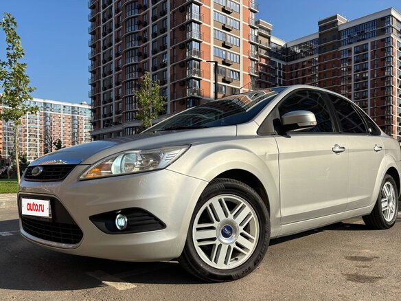 2008 Ford Focus II Рестайлинг, серебристый, 650000 рублей - вид 1