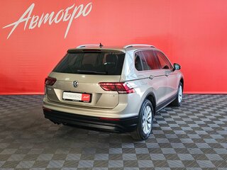 2018 Volkswagen Tiguan II, бежевый, 1875000 рублей, вид 5