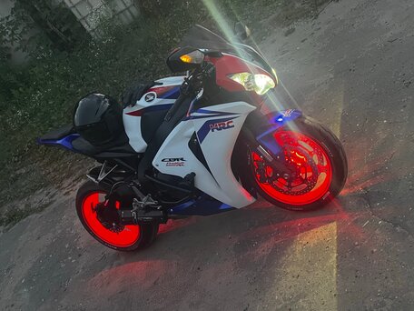 2008 Honda CBR 1000 RR/RA Fireblade, красный, 800000 рублей, вид 1