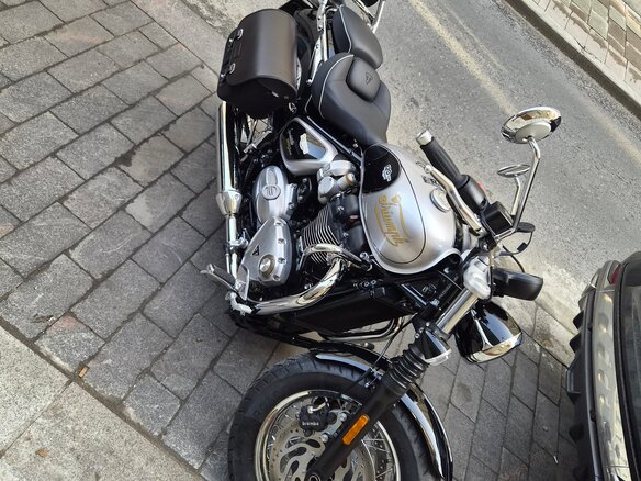2025 Triumph Bonneville Speedmaster, серебристый, 1800000 рублей - вид 3