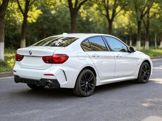 2023 BMW 1 серии 120i III (F52) Рестайлинг, белый, 1800000 рублей, вид 4