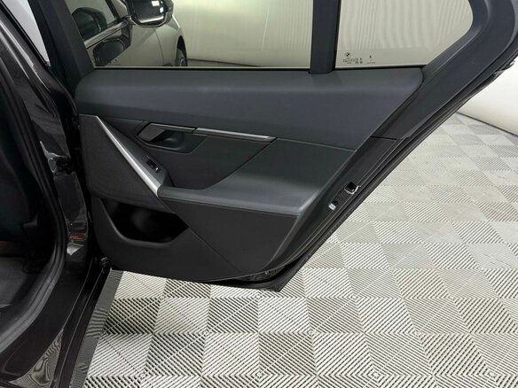 2023 BMW 5 серии 520i VIII (G60/G61/G68), серый, 5849000 рублей - вид 29