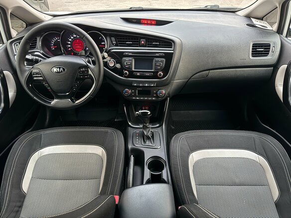 2015 Kia Ceed II Рестайлинг, серебристый, 1190000 рублей - вид 11