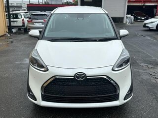 2019 Toyota Sienta II Рестайлинг, белый, 1300088 рублей, вид 1