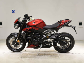 2023 Triumph Street Triple, чёрный, 1217000 рублей, вид 3