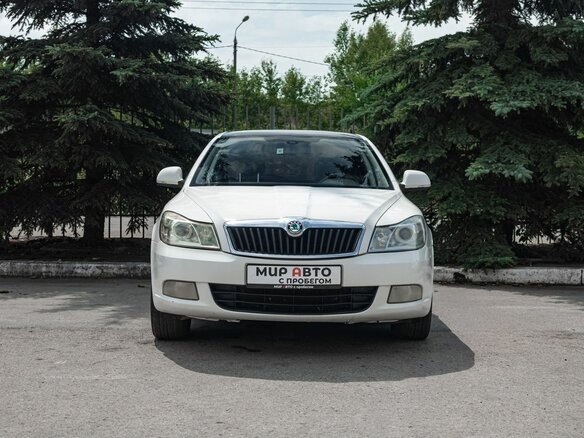 2012 Skoda Octavia II (A5) Рестайлинг, белый, 725000 рублей - вид 4