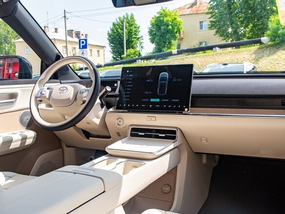 2026 Toyota bZ3X 67.9 kWh, серебристый, 3490000 рублей - вид 10