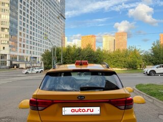 2018 Kia Rio X-Line IV, жёлтый, 770000 рублей, вид 3