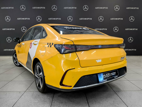 2024 BAIC U5 Plus, жёлтый, 720000 рублей - вид 6