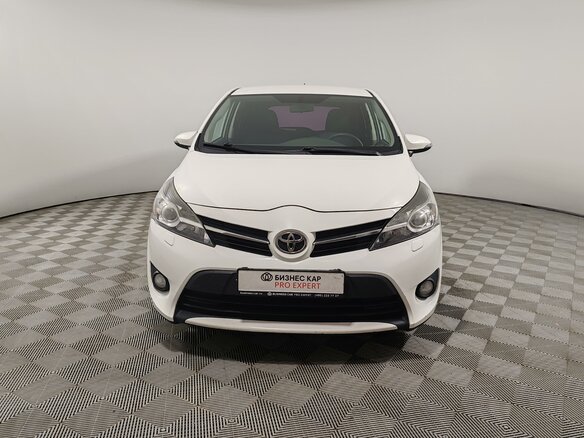 2013 Toyota Verso I Рестайлинг, белый, 1175000 рублей - вид 1