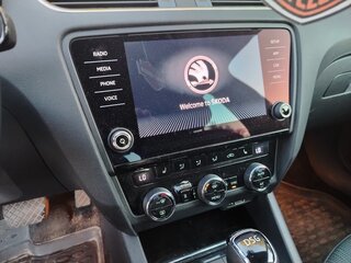 2018 Skoda Octavia III (A7) Рестайлинг, коричневый, 2250000 рублей, вид 4