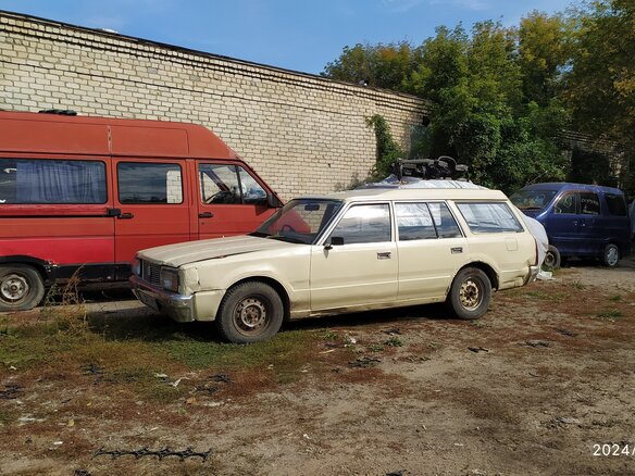 1989 Toyota Crown VIII (S130), белый, 131000 рублей - вид 22
