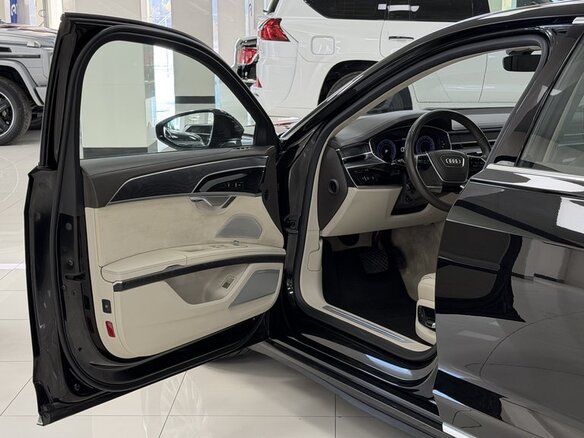 2018 Audi A8 Long 55 TFSI IV (D5), чёрный, 5700000 рублей - вид 10