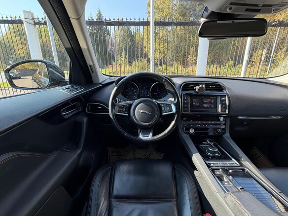 2017 Jaguar F-Pace I, чёрный, 1889000 рублей - вид 10