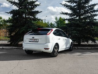 2009 Ford Focus II Рестайлинг, белый, 512000 рублей, вид 4