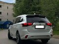 2022 Mitsubishi Outlander III Рестайлинг 3, белый - вид 5