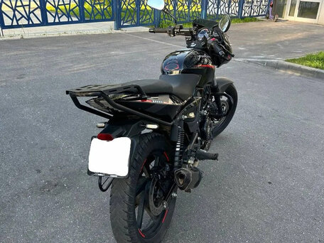 2022 Bajaj Pulsar 180, чёрный, 110000 рублей, вид 4