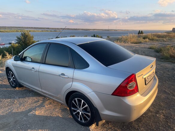 2011 Ford Focus II Рестайлинг, серебристый - вид 8
