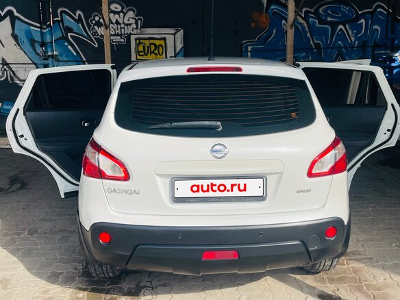 2013 Nissan Qashqai I Рестайлинг, белый, 1100000 рублей - вид 3