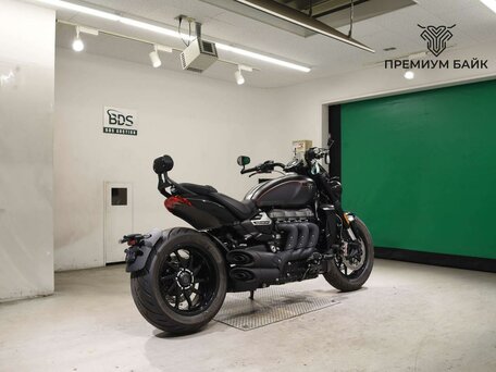 2025 Triumph Rocket 3, чёрный, 3299000 рублей, вид 5