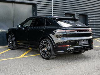 2026 Porsche Cayenne Coupé III Рестайлинг, чёрный, 19790000 рублей, вид 3