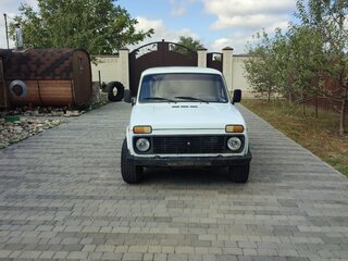 2002 Lada (ВАЗ) 2121 (4x4) I Рестайлинг, белый, 240000 рублей, вид 2