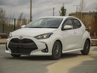 2023 Toyota Yaris IV, белый, 950000 рублей, вид 3