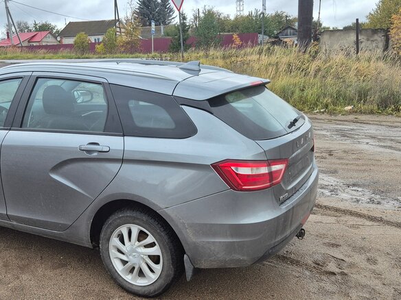 2018 Lada (ВАЗ) Vesta SW I, серый, 900000 рублей - вид 2