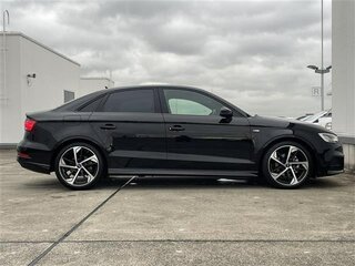 2019 Audi A3 III (8V) Рестайлинг, чёрный, 1442000 рублей, вид 4