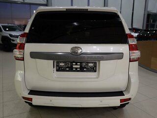 2015 Toyota Land Cruiser Prado 150 Series Рестайлинг 1, белый, 2590000 рублей, вид 5
