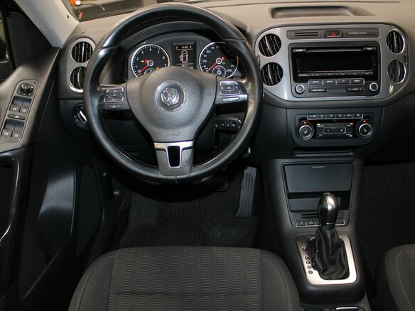 2015 Volkswagen Tiguan I Рестайлинг, чёрный, 1488000 рублей - вид 11