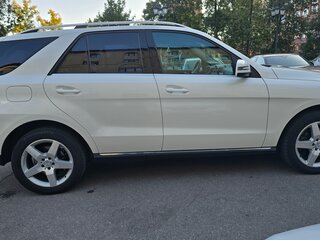 2013 Mercedes-Benz M-Класс 350 III (W166), белый, 2600000 рублей, вид 3