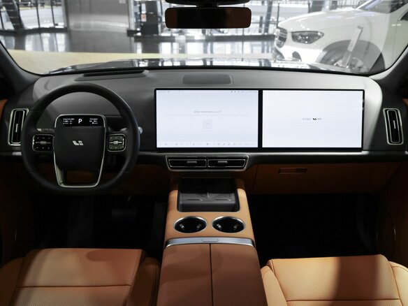 2025 Li Auto (Lixiang) L9 52.3 kWh I Рестайлинг, чёрный, 11990000 рублей - вид 9