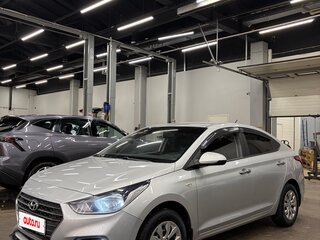 2017 Hyundai Solaris II, серебристый, 800000 рублей, вид 1