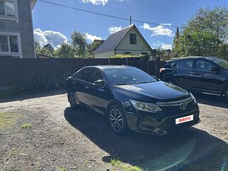 2017 Toyota Camry VII (XV50) Рестайлинг, чёрный, 2700000 рублей, вид 3