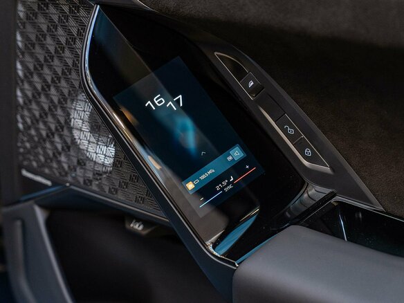 2026 BMW 7 серии 740 xDrive VII (G70) Рестайлинг, синий, 24190000 рублей - вид 13