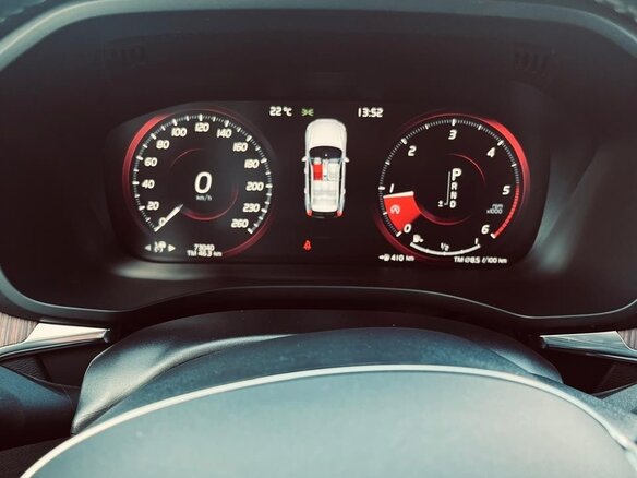 2018 Volvo XC60 II, белый, 3700000 рублей - вид 5