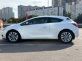 2014 Opel Astra GTC J Рестайлинг, белый - вид 2