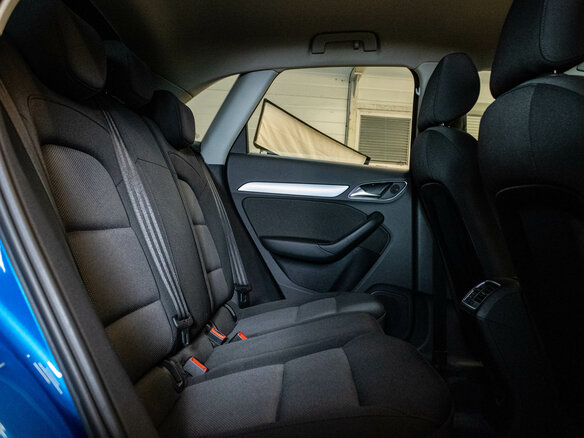 2015 Audi Q3 I (8U) Рестайлинг, синий, 1850000 рублей - вид 11