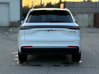 2026 Geely EX5 Гибрид EM-R, белый, 3829990 рублей, вид 5