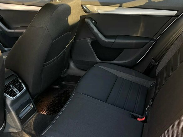 2017 Skoda Octavia III (A7) Рестайлинг, белый, 1689000 рублей - вид 15