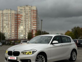 2017 BMW 1 серии 118i II (F20/F21) Рестайлинг, белый, 1650000 рублей, вид 2