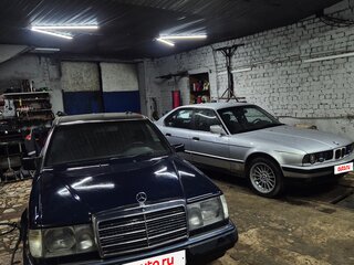 1992 Mercedes-Benz E-Класс 320 I (W124), синий, 310000 рублей, вид 3