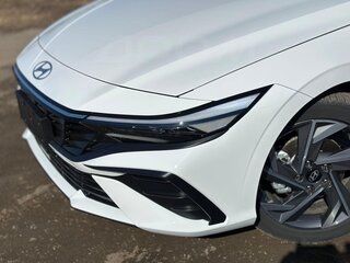 2023 Hyundai Elantra VII (CN7) Рестайлинг, белый, 1650000 рублей, вид 5
