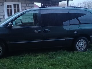 1996 Chrysler Voyager Grand III, зелёный, 500000 рублей, вид 4