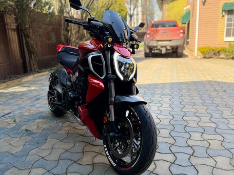 2024 Ducati Diavel V4, красный, 3100000 рублей, вид 4