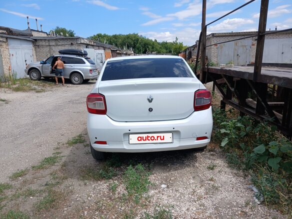 2017 Renault Logan II, белый, 400000 рублей - вид 2