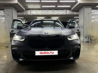 2021 BMW X5 45e IV (G05/G18), чёрный, 6200000 рублей, вид 2