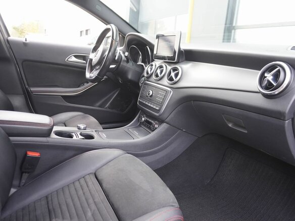 2016 Mercedes-Benz GLA 250 I (X156), серый, 1900000 рублей - вид 10